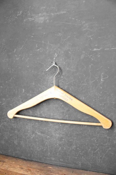 画像1: アンティーク　VETEMENTS　ウッドハンガー　E (1)