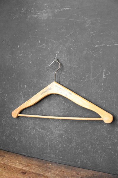 画像1: アンティーク　VETEMENTS　ウッドハンガー　A (1)