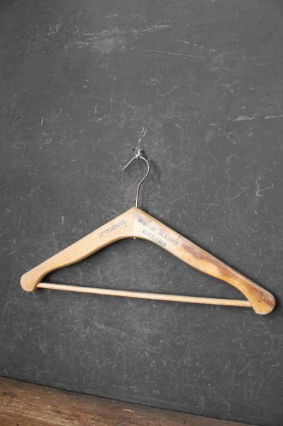 画像1: アンティーク　VETEMENTS　ウッドハンガー　C (1)